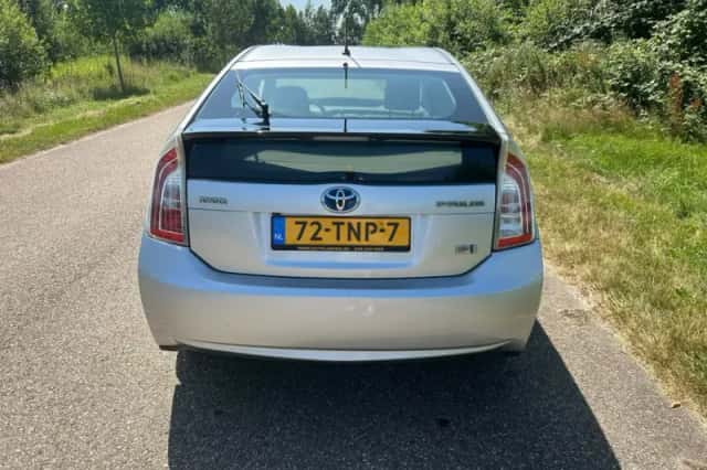 Toyota Prius (2012) thumbnail 6