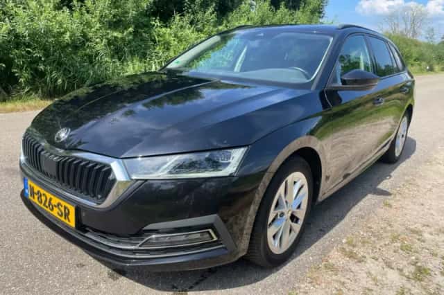 Škoda Octavia (2021) thumbnail 2