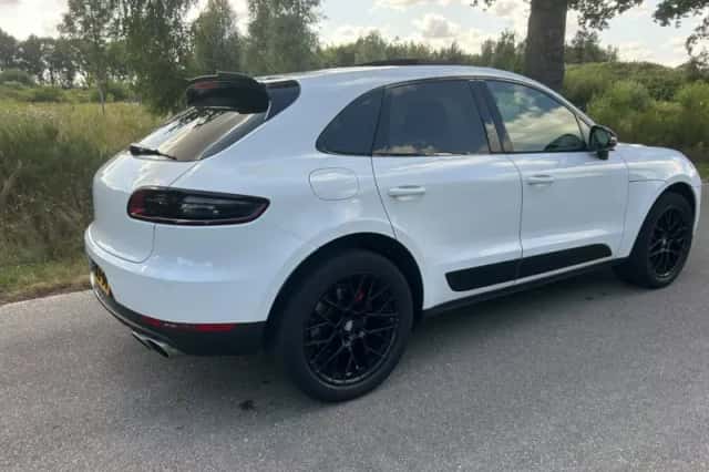Porsche Macan (2014) thumbnail 2