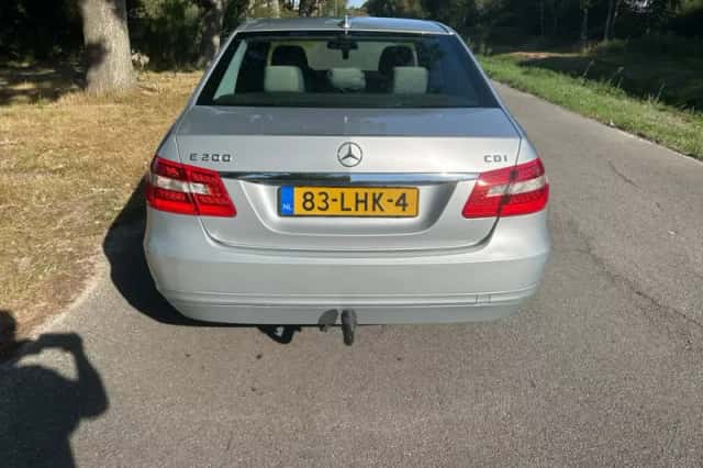 Mercedes-Benz E-Klasse (2010) thumbnail 3