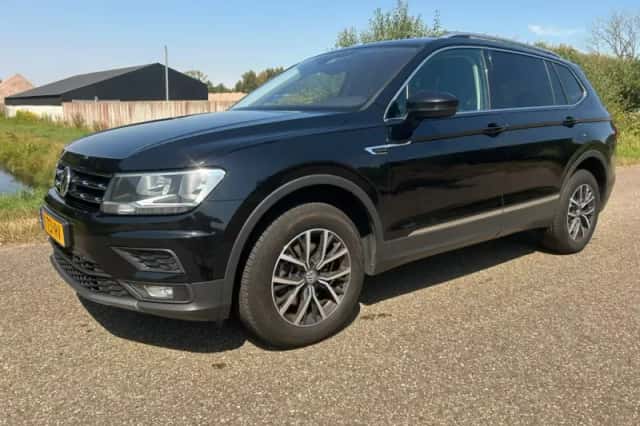 Volkswagen Tiguan (2021) thumbnail 1