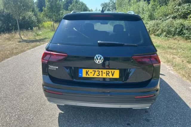 Volkswagen Tiguan (2021) thumbnail 4