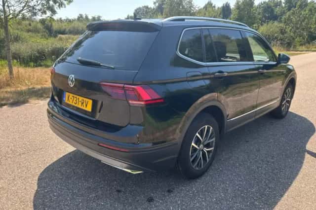 Volkswagen Tiguan (2021) thumbnail 5
