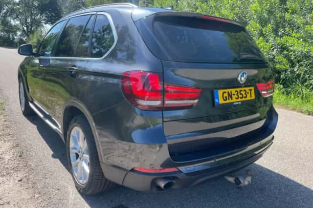 BMW X5 (2014) thumbnail 2
