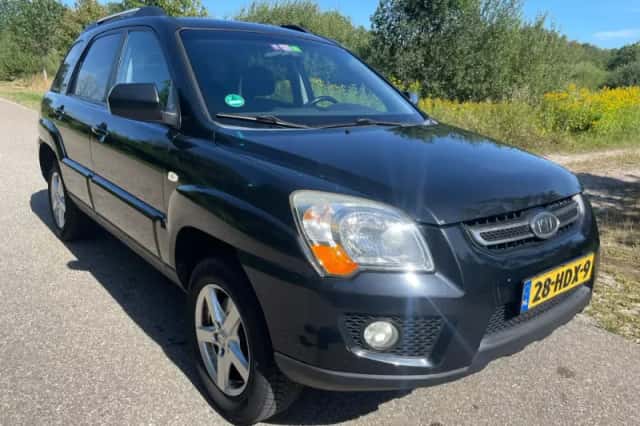 Kia Sportage (2008) thumbnail 3