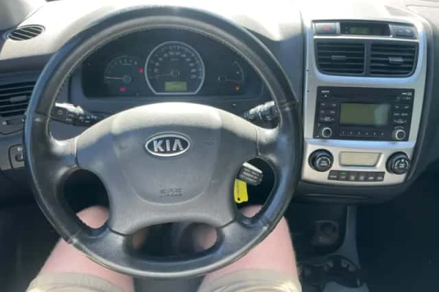 Kia Sportage (2008) thumbnail 6
