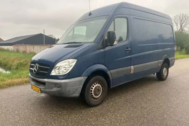 Mercedes-Benz Sprinter (2010) thumbnail 1