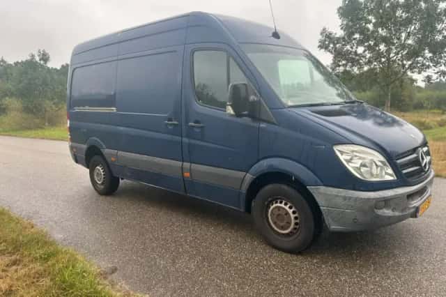 Mercedes-Benz Sprinter (2010) thumbnail 2