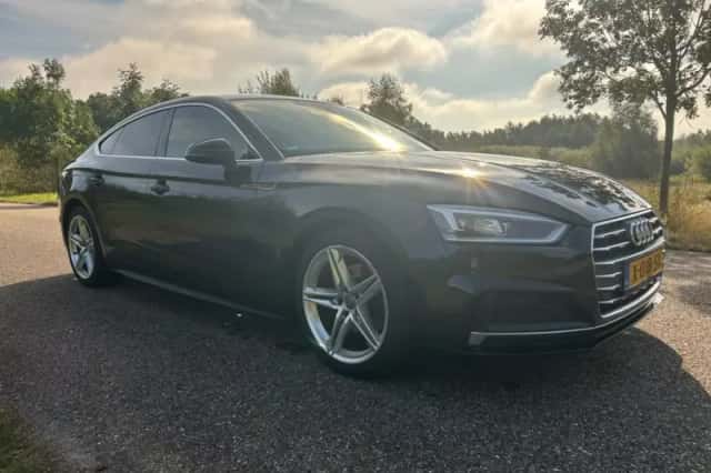 Audi A5 (2018) thumbnail 2