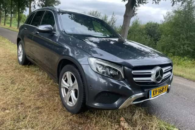 Mercedes-Benz GLC-Klasse (2016) thumbnail 1