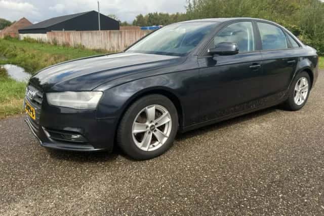 Audi A4 (2012) thumbnail 1