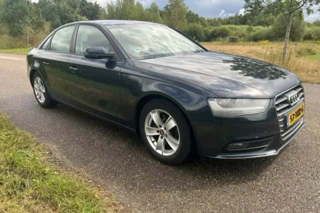 Audi A4 (2012) thumbnail 2