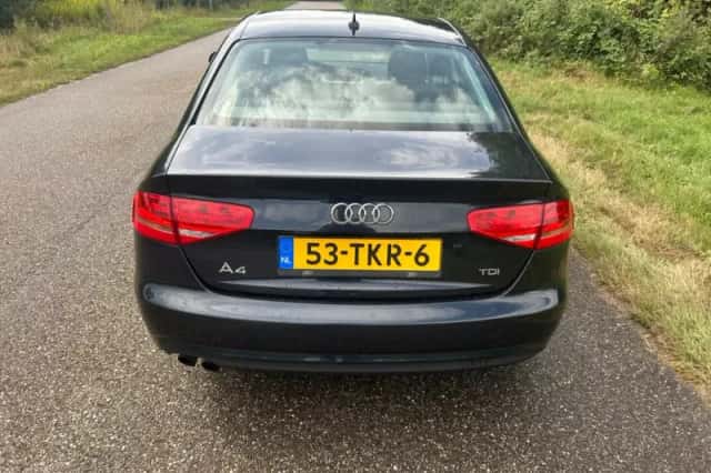 Audi A4 (2012) thumbnail 3
