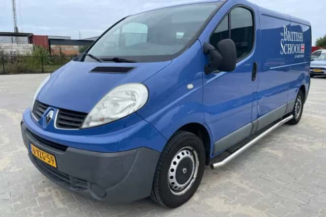 Renault Trafic (2012) thumbnail 1