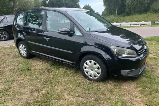 Volkswagen Touran (2010) thumbnail 1