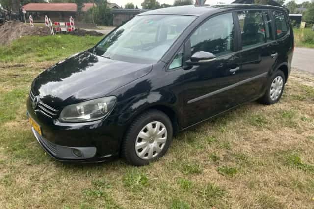 Volkswagen Touran (2010) thumbnail 4