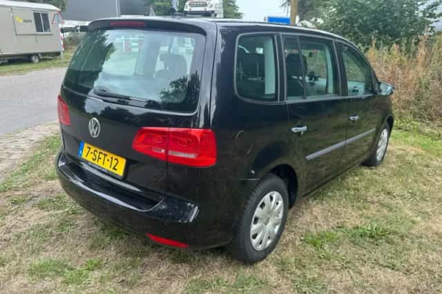 Volkswagen Touran (2010) thumbnail 5