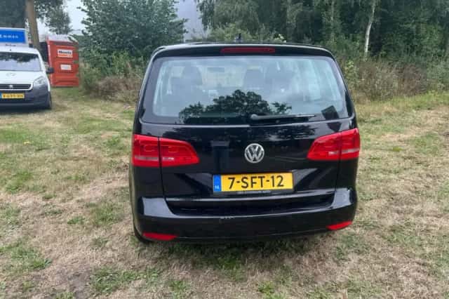 Volkswagen Touran (2010) thumbnail 6