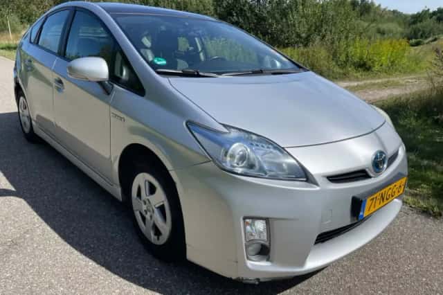 Toyota Prius (2010) thumbnail 1