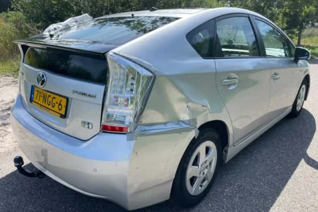 Toyota Prius (2010) thumbnail 3
