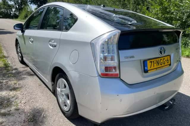 Toyota Prius (2010) thumbnail 4