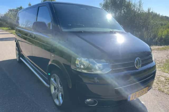 Volkswagen Transporter (2013) thumbnail 2