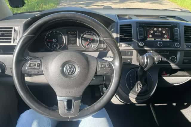 Volkswagen Transporter (2013) thumbnail 5