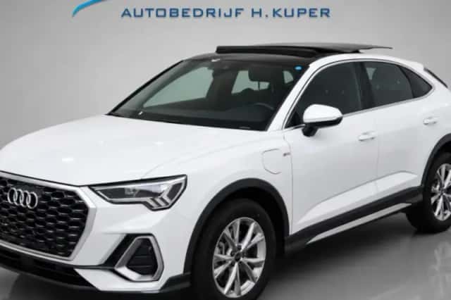 Audi Q3 (2024) thumbnail 1