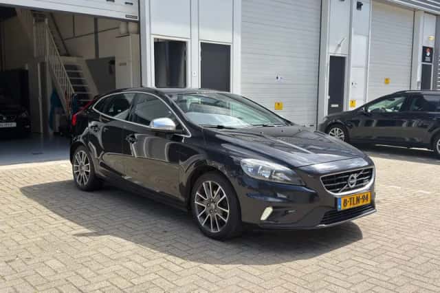 Volvo V40 (2014) thumbnail 3