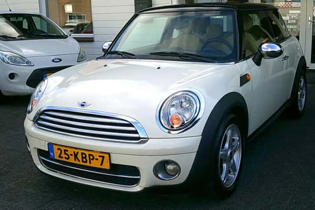 MINI Cooper (2009) thumbnail 1