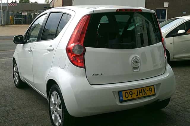 Opel Agila (2009) thumbnail 4
