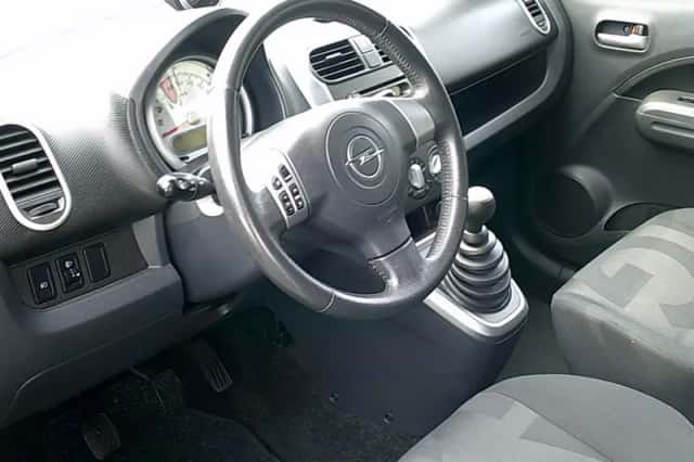 Opel Agila (2009) thumbnail 5
