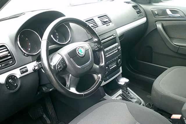 Škoda Yeti (2010) thumbnail 5