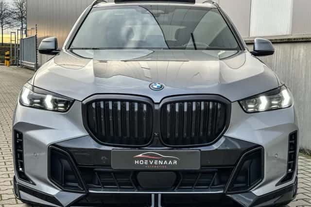 BMW X5 (2023) thumbnail 2