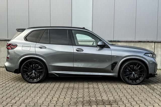 BMW X5 (2023) thumbnail 4