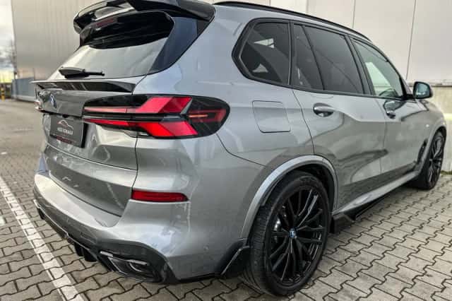 BMW X5 (2023) thumbnail 5