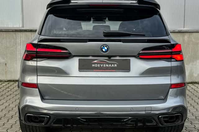 BMW X5 (2023) thumbnail 6