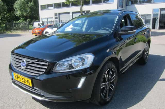 Volvo XC60 (2017) thumbnail 1