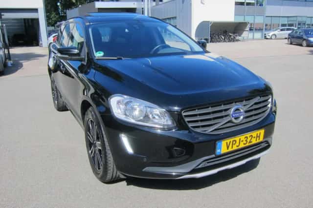 Volvo XC60 (2017) thumbnail 6