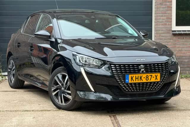 Peugeot 208 (2023) thumbnail 3