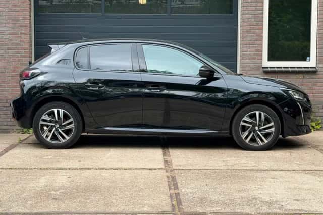 Peugeot 208 (2023) thumbnail 4