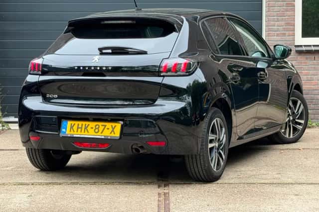 Peugeot 208 (2023) thumbnail 5