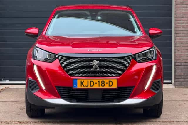 Peugeot 2008 (2020) thumbnail 2