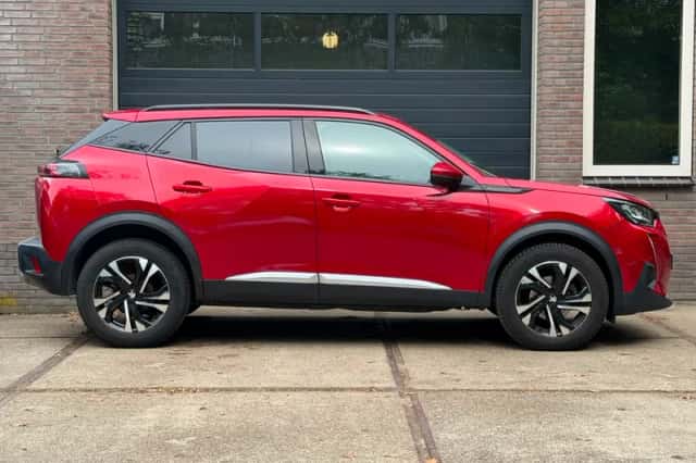 Peugeot 2008 (2020) thumbnail 4