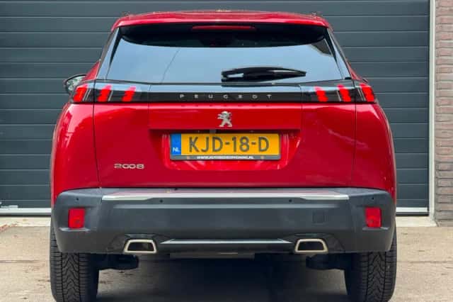 Peugeot 2008 (2020) thumbnail 6