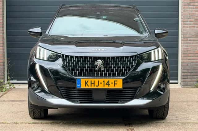 Peugeot 2008 (2021) thumbnail 2