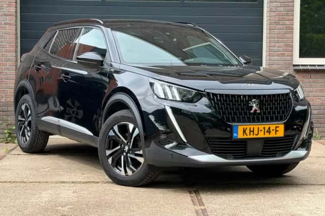 Peugeot 2008 (2021) thumbnail 3