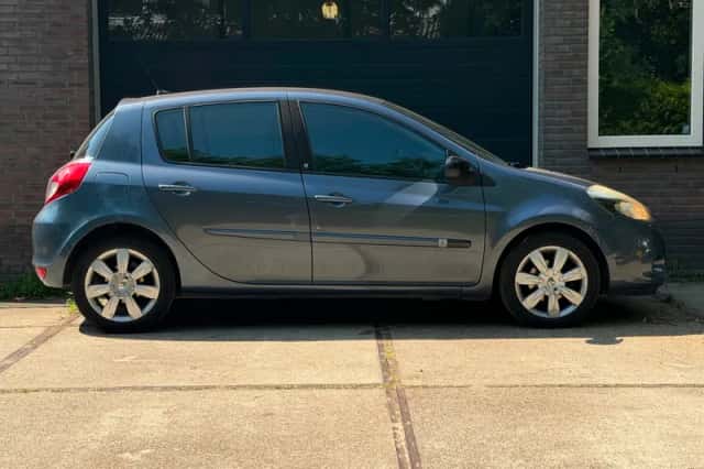 Renault Clio (2010) thumbnail 4