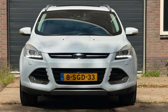 Ford Kuga (2013) thumbnail 2
