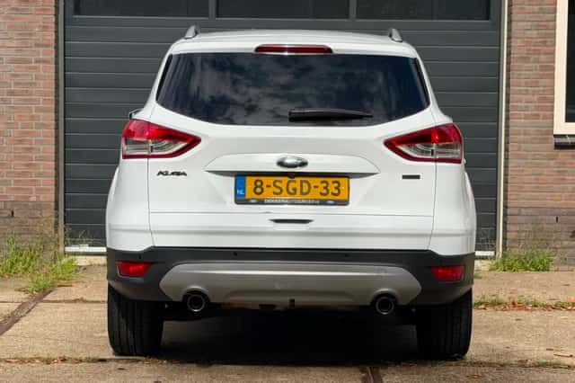 Ford Kuga (2013) thumbnail 6